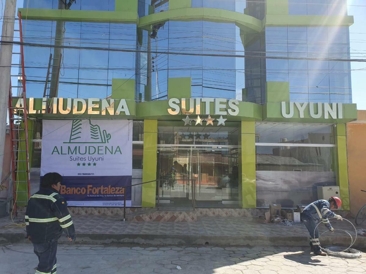 Almudena Suites Ουγιούνι Εξωτερικό φωτογραφία